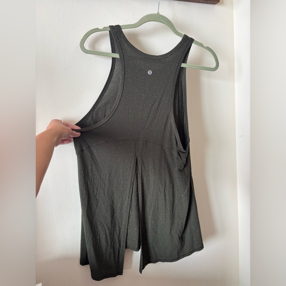 Lululemon back slit speckled tank - size 8
